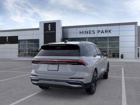 New 2026 Lincoln Nautilus Reserve w/ Jet Appearance Package image 8