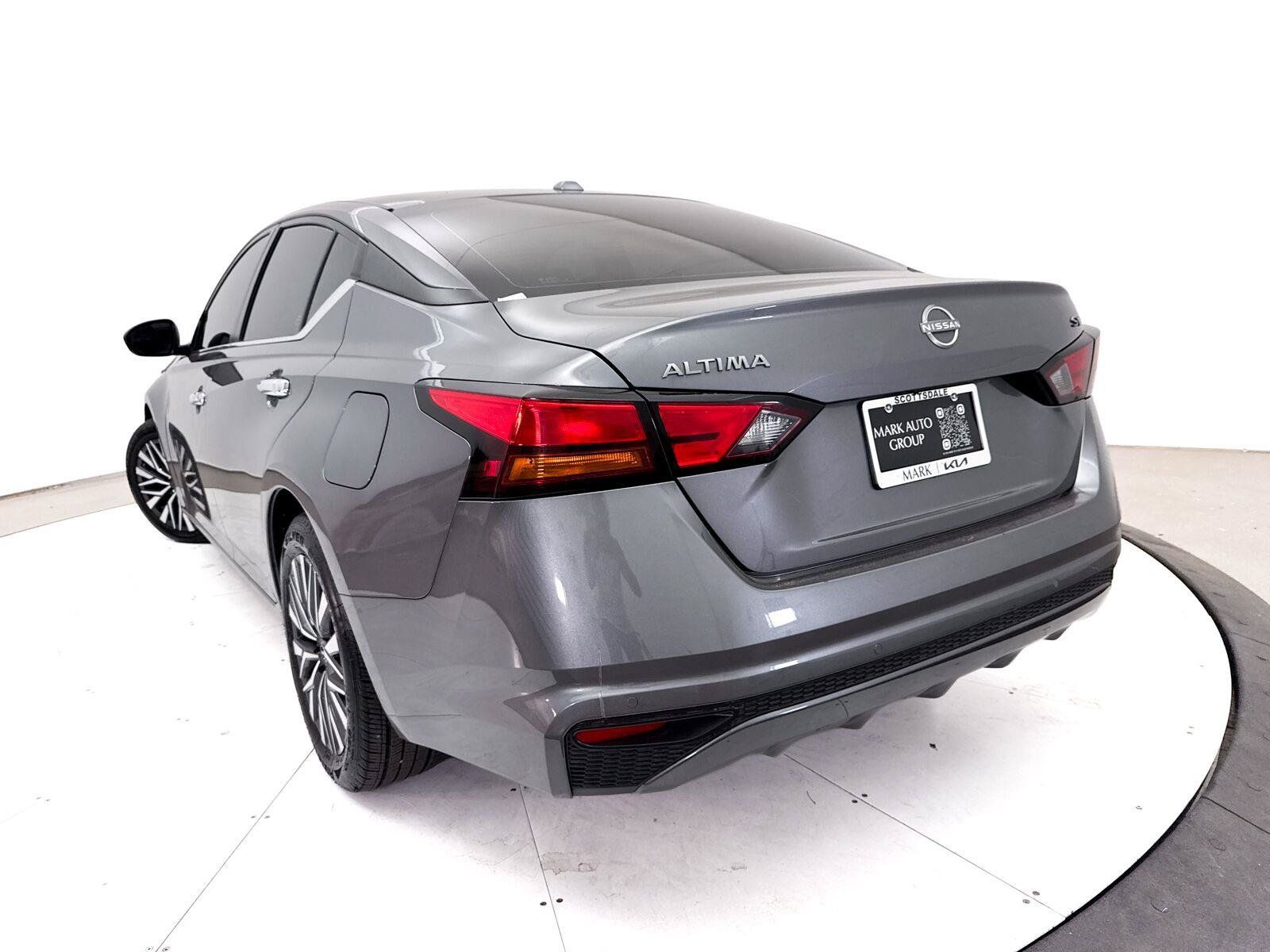 Used 2024 Nissan Altima 2.5 SV FWD image 6