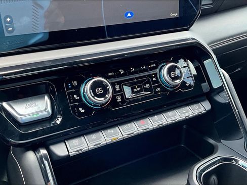 Used 2024 GMC Sierra 2500 AT4X image 32