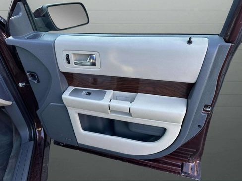 Used 2009 Ford Flex SEL image 40