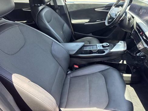 Used 2024 Kia EV6 Light AWD/4WD image 36