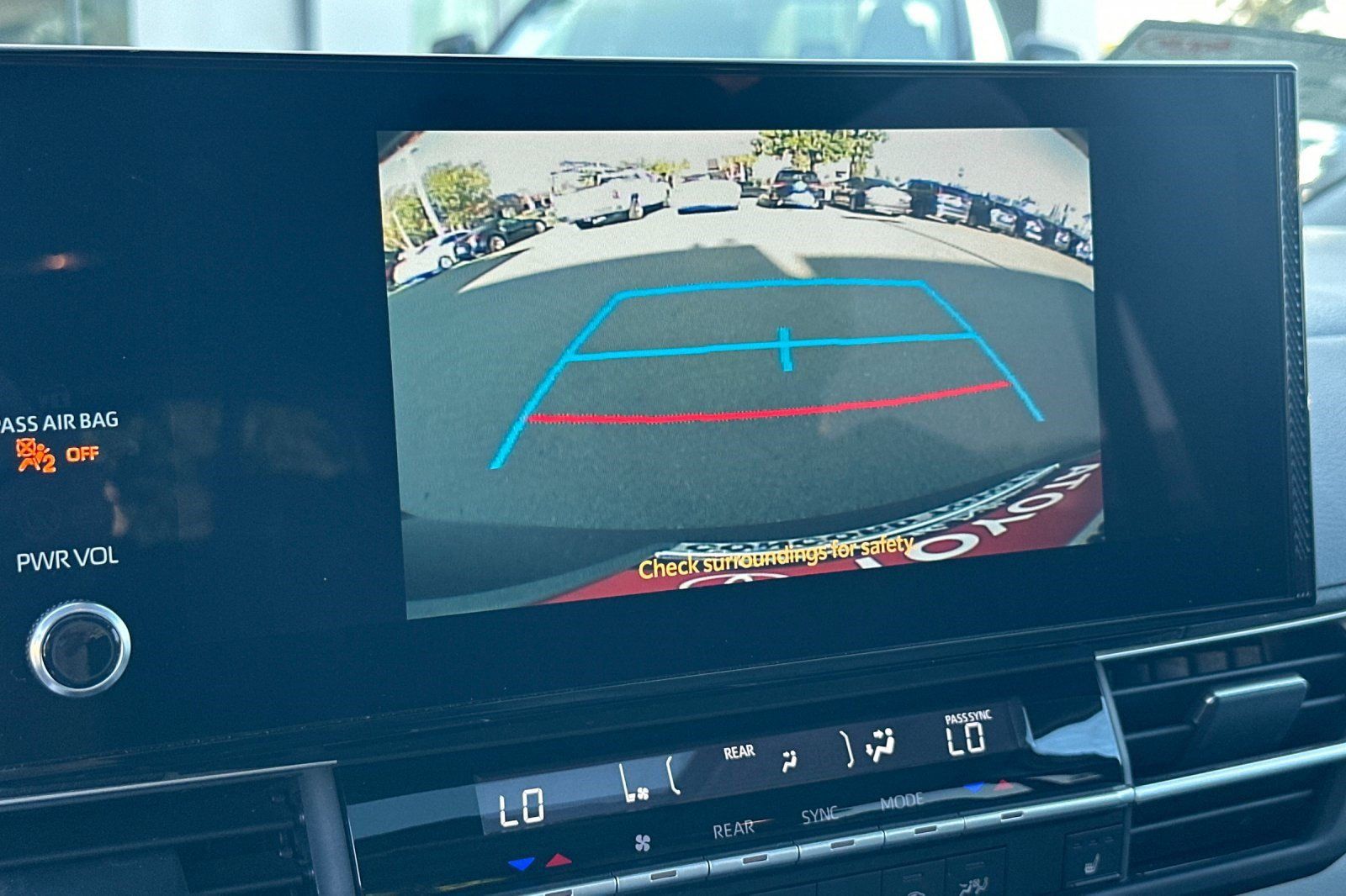 Used 2026 Toyota Sienna XLE FWD image 19