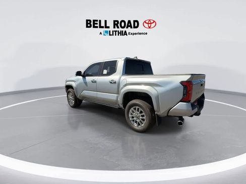 Used 2025 Toyota Tacoma Limited image 6