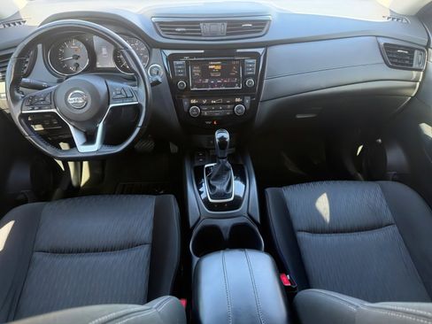 Used 2020 Nissan Rogue SV w/ Premium Package image 15