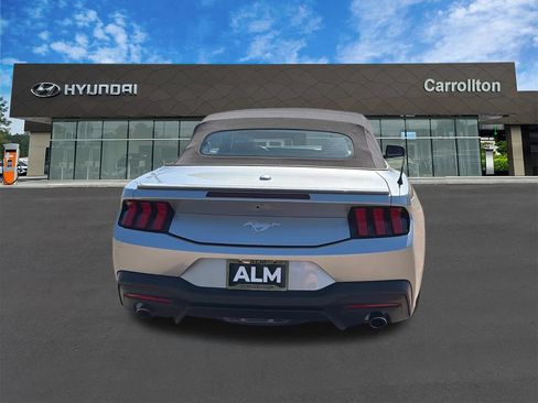 Used 2025 Ford Mustang Premium RWD image 6