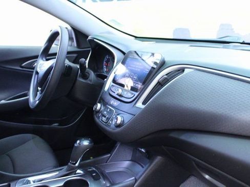 Used 2020 Chevrolet Malibu LS image 10