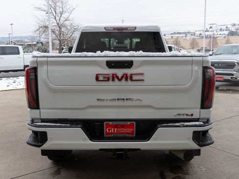 Used 2024 GMC Sierra 2500 AT4 w/ AT4 Premium Plus Package image 6