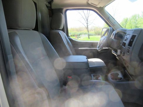 Used 2016 Nissan NV 2500 SV RWD image 37