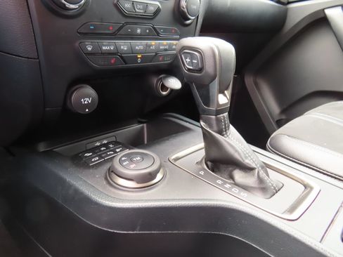 Used 2022 Ford Ranger Lariat w/ Tremor Off-Road Package AWD/4WD image 29