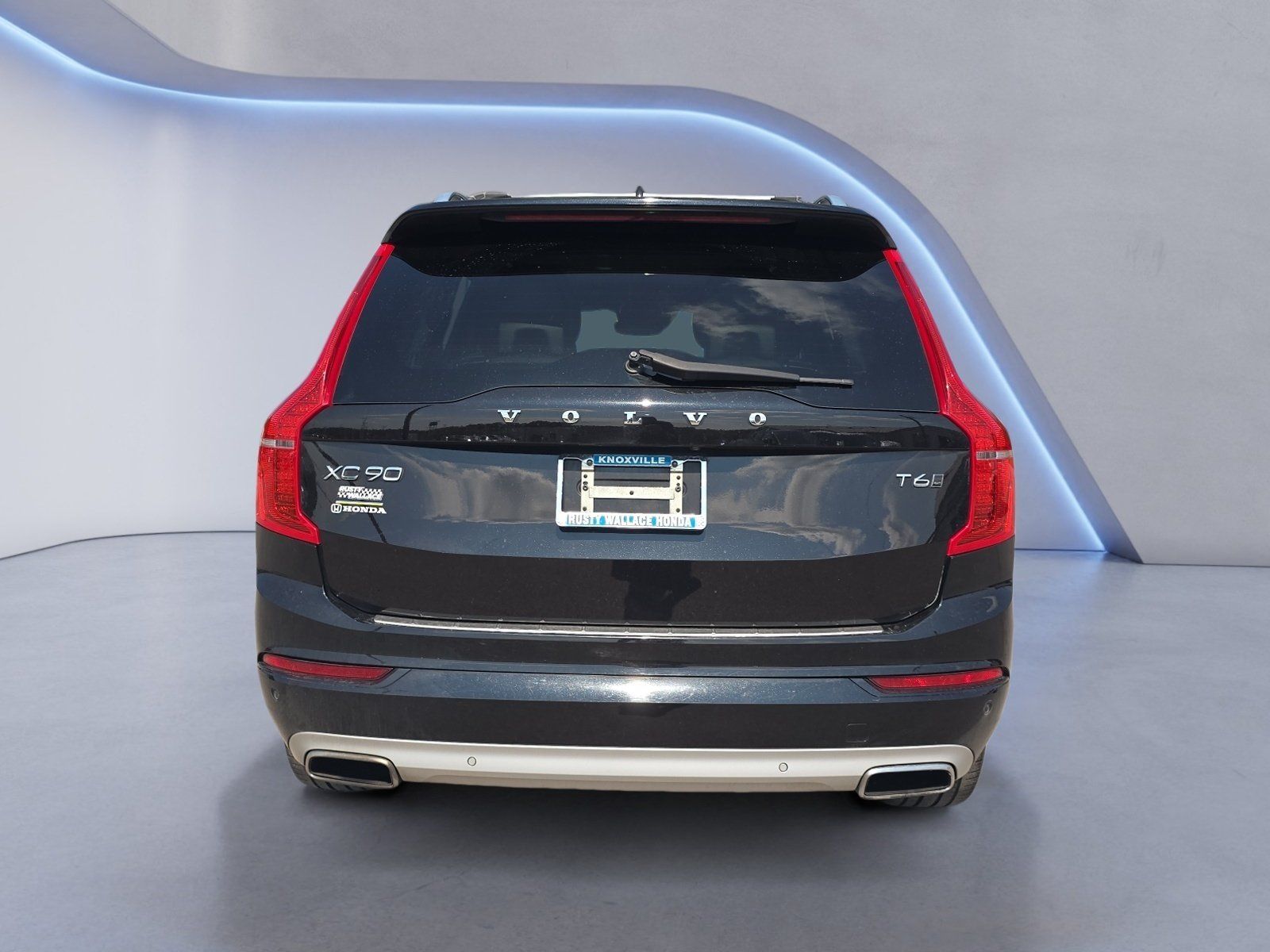 Used 2017 Volvo XC90 T6 Momentum w/ Vision Package AWD/4WD image 4