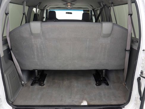 Used 2013 Ford E-350 and Econoline 350 XLT image 12