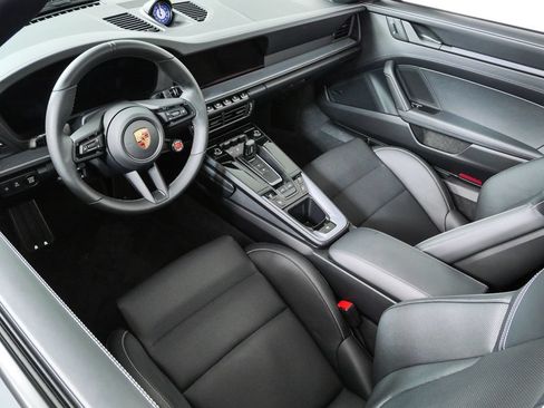 Certified 2026 Porsche 911 Targa 4 GTS AWD/4WD image 36