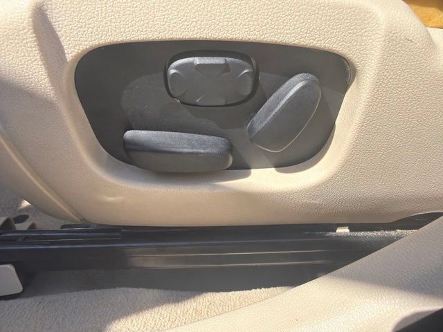 Used 2009 Lincoln MKS AWD image 19