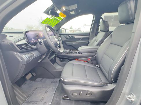 Used 2025 Buick Enclave Preferred image 17