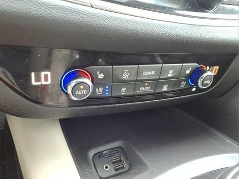 Used 2020 Buick Enclave Premium w/ Sun and Sites Package FWD image 22