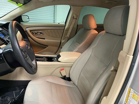 Used 2017 Ford Taurus SE image 9