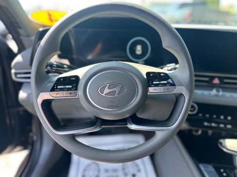 Used 2024 Hyundai Elantra SEL image 10