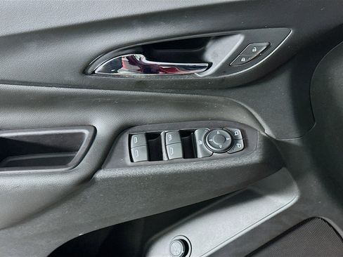 Used 2018 Chevrolet Equinox LT image 15