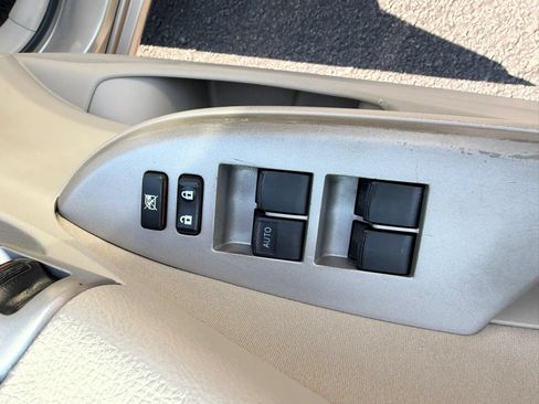 Used 2010 Toyota Corolla S FWD image 18