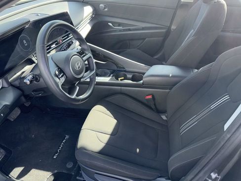 Used 2024 Hyundai Elantra SEL w/ Convenience Package image 8