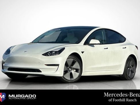 Used 2022 Tesla Model 3 image 1