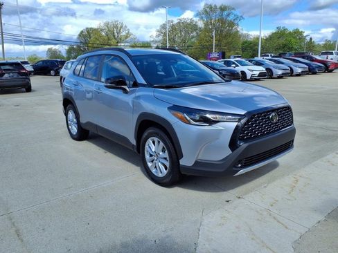 New 2025 Toyota Corolla Cross LE image 1