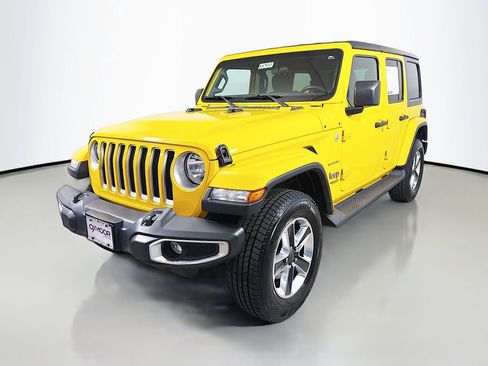 Used 2019 Jeep Wrangler Unlimited Sahara image 3