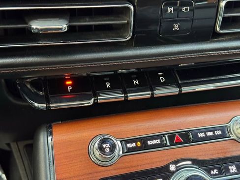 Used 2020 Lincoln Aviator Reserve w/ Equipment Group 202A image 19