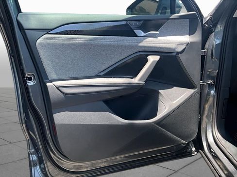 New 2026 Volkswagen Tiguan S FWD image 10
