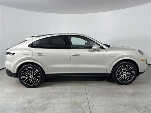 New 2026 Porsche Cayenne E-Hybrid Coupe image 8