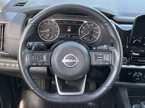 Used 2023 Nissan Pathfinder SL FWD image 12