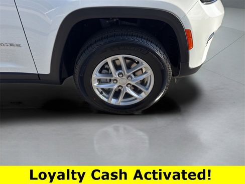 New 2025 Jeep Grand Cherokee Laredo w/ Luxury Tech Group I image 24
