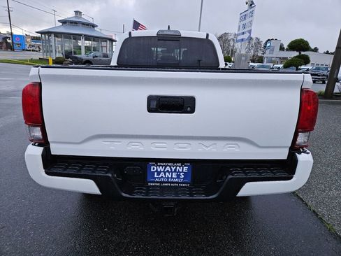 Used 2018 Toyota Tacoma SR5 image 4
