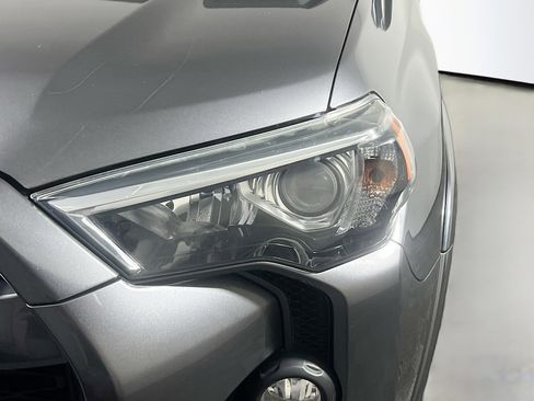 Used 2020 Toyota 4Runner SR5 Premium w/ Moonroof Package image 11