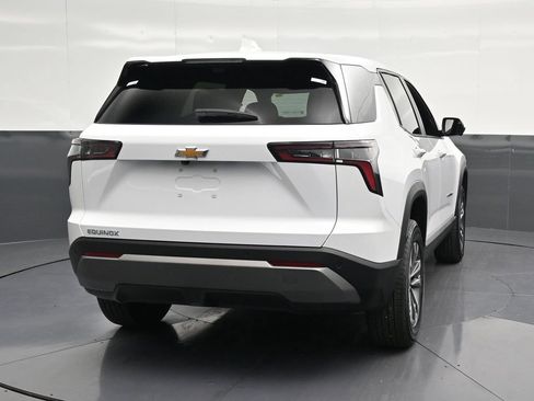 Used 2026 Chevrolet Equinox LT w/ Safety and Technology Package FWD image 2