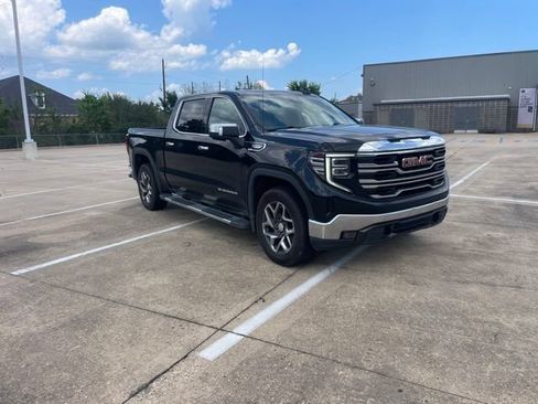 Used 2022 GMC Sierra 1500 SLT AWD/4WD image 3
