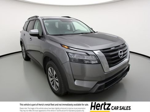 Used 2025 Nissan Pathfinder SV FWD image 1