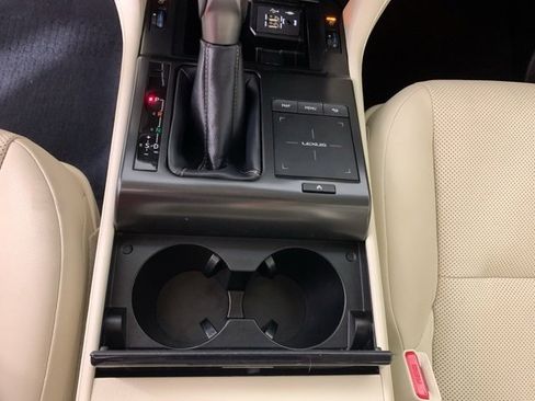 Used 2023 Lexus GX 460 Premium w/ Premium Package image 29