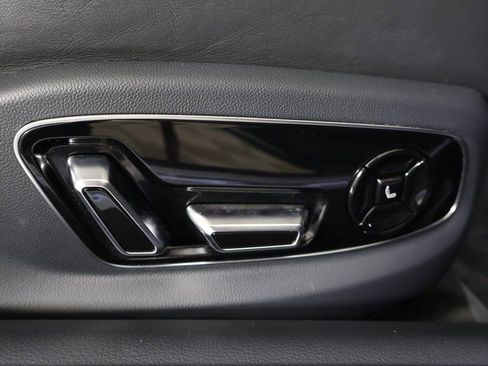 Used 2022 Audi A8 L 3.0T w/ Executive Package image 40