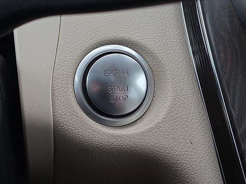 Used 2018 Mercedes-Benz GLC 300 4MATIC image 33