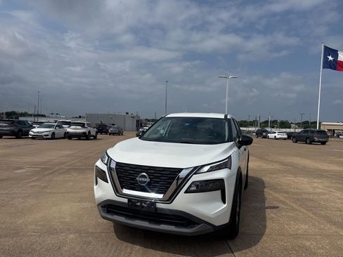 Certified 2023 Nissan Rogue S FWD image 6
