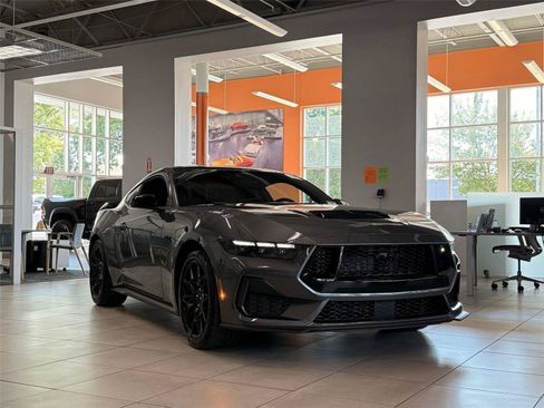 Used 2025 Ford Mustang GT Premium w/ GT Performance Package RWD image 2