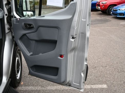 Used 2019 Ford Transit 350 XL image 33