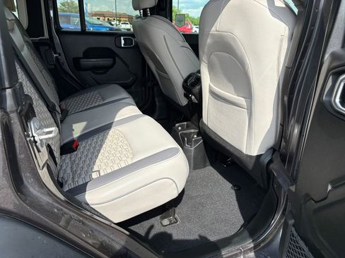 Used 2021 Jeep Wrangler Unlimited Sport AWD/4WD image 12