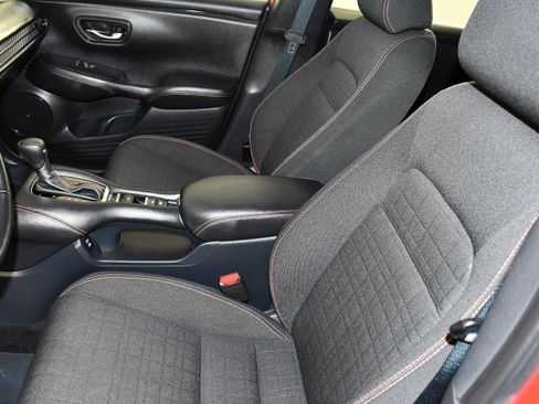 Certified 2025 Honda HR-V Sport image 37