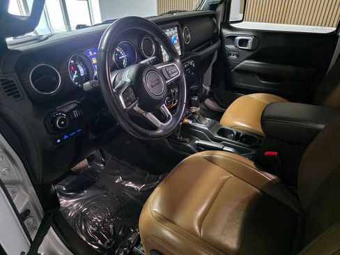 Used 2022 Jeep Wrangler Unlimited Sahara AWD/4WD image 11