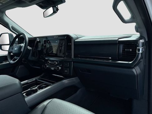 New 2026 Ford F250 Lariat w/ Black Appearance Package AWD/4WD image 32