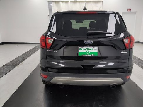 Used 2019 Ford Escape SE FWD image 6