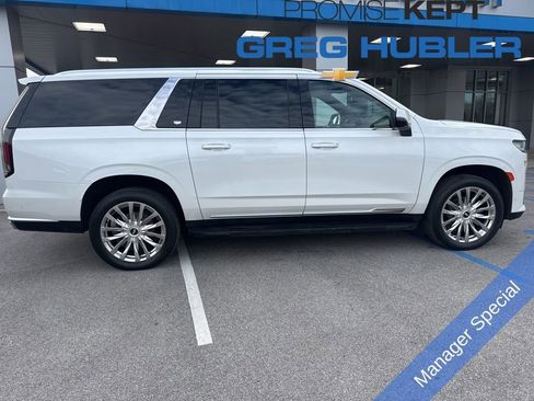 Used 2021 Cadillac Escalade ESV Premium Luxury image 2