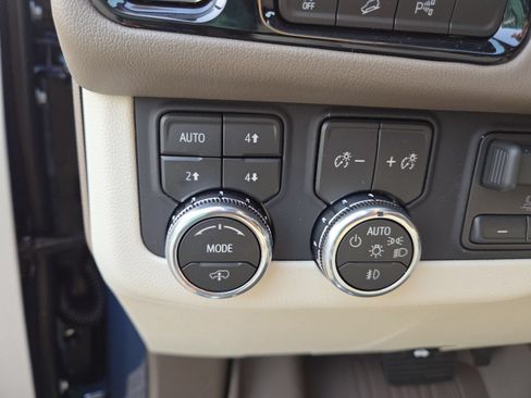 New 2026 GMC Yukon XL Denali w/ Denali Reserve Package AWD/4WD image 5